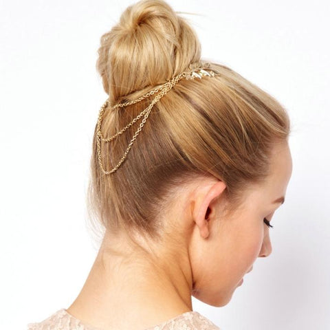 Multilayered golden chain hair ornament