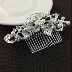 Hair clip with flowery details in crystals and pearls